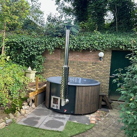 Bosboerderij De Goudsberg Met Hottub In Tuin Villa Lunteren Bagian luar foto